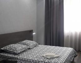Qiravdeba dgiurad da saatobrivad 30 dan 70 laramde.