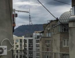 ქირავდება ბინა ვერანდით