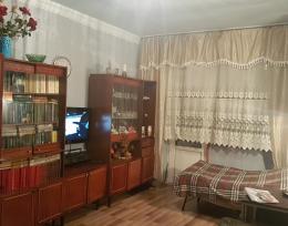 იყიდება 1 ოთახიანი ბინა.