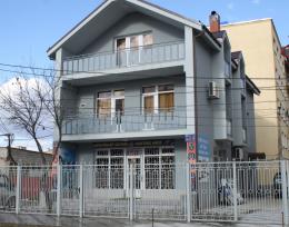 იყიდება სამსართულიანი კეთილმოწყობილი სახლი