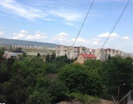 იყიდება 4 ოთახიანი ჩეხური ბინა