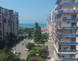 იყიდება ზღვის პირველ ზოლში ბინა ზღვის ხედით