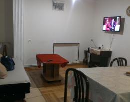 3 bedroom apartment for rent Pekin Ave.