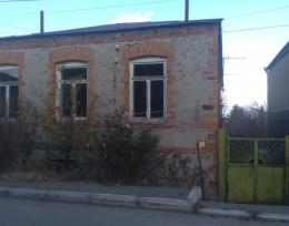 იყიდება ორ სართულიანი კერძო ბინა