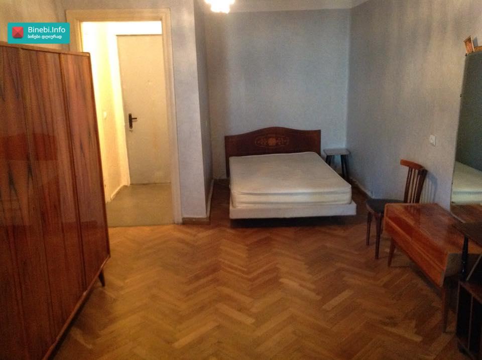 ქირავდება 1 ოთახიანი საბურთალოზე