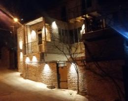 ქირავდება 2 ოთახიანი ბინა ძველ თბილისში უბან