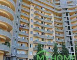 qiravdeba 3 otaxiani bina saburtaloze 400$