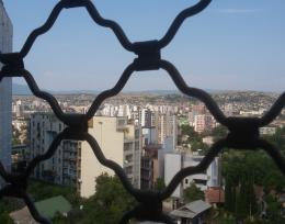იყიდება 2 ოთახიანი ბინა