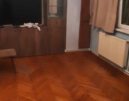 იყიდება ბინა და სარდაფი