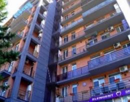 ქირავდება 2 ოთახიანი ბინა (60კვ).