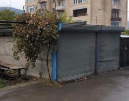 იყიდება ავტოფარეხის ტიპის ფართი საბურთალოზე
