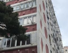 იყიდება 3 ოთახიანი ბინა მეტროსთან ახლოს