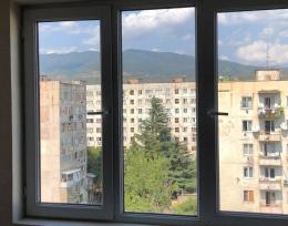 იყიდება3-ოთახიანი ბინა