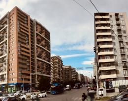 ქირავდება დღიურად ოროთახიანი ბინა დიდ დიღომში