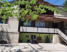 იყიდება კერძო სახლი