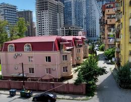 ქირავდება ბინა ბათუმში დღიურად  100 ლარად