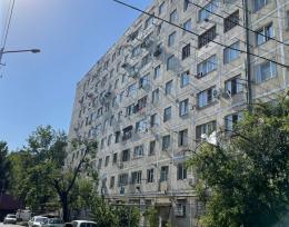იყიდება 3 ოთახიანი ბინა