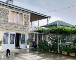 გირავდება კერძო სახლი ქარელში 555-678-256