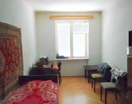იყიდება 3 ოთახიანი ბინა დიდუბეში