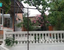 გირავდება კერძო სახლი სიღნაღში 557427835