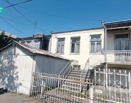 იყიდება სახლი ფოთში ჭავჭავაძეზე