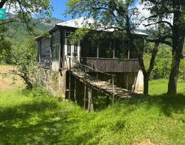 იყიდება სახლი და მიწის ნაკვეთი ტყიბულის რაიონ სოფელ მუხურაში